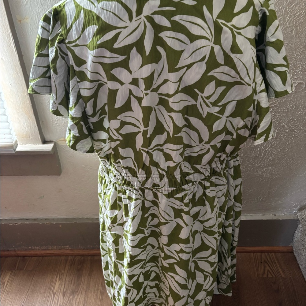 A New Day Green and White Leaf Print Dress - Picture 2 of 2